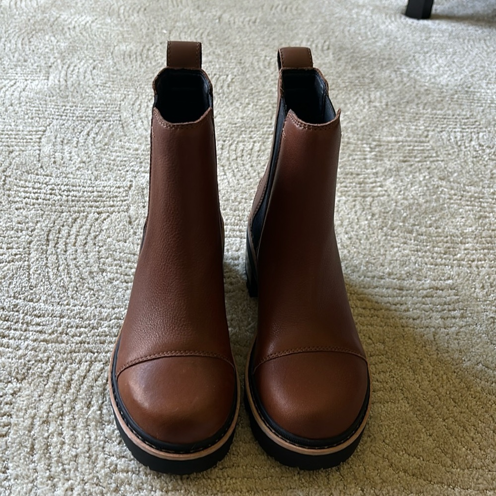 Sorel chunky heel booties brown size 8